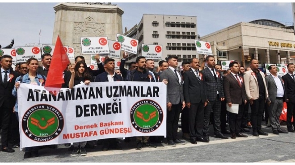 Atanamayan Uzman Çavuşlar, hakları için bir araya geldi