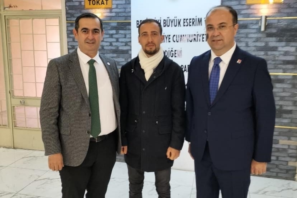 TOKAT İL BAŞKANI ONUR İNAN TOKAT CHP BELEDİYE BAŞKAN ADAYI MURAT YAZICI VE TOKAT İL BAŞKANI ÇAĞDAŞ KURTGÖZ'Ü ZİYARET ETTİ.